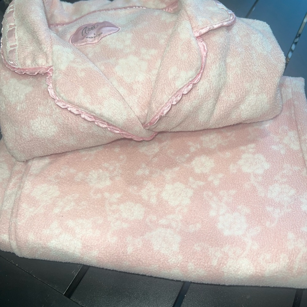 Aria Pale Pink Floral Two-Piece Pajama Set - Picture 7 of 7